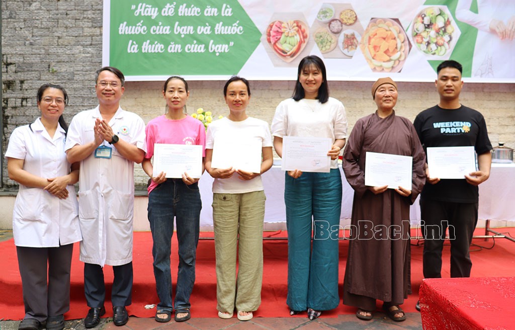 CHƯƠNG TRÌNH CHIA SẺ VỀ CHẾ ĐỘ DINH DƯỠNG THUẬN TỰ NHIÊN VÀ BUFFET CHAY CHO NGƯỜI BỆNH CHƯƠNG TRÌNH CHIA SẺ VỀ CHẾ ĐỘ DINH DƯỠNG THUẬN TỰ NHIÊN VÀ BUFFET CHAY CHO NGƯỜI BỆNH